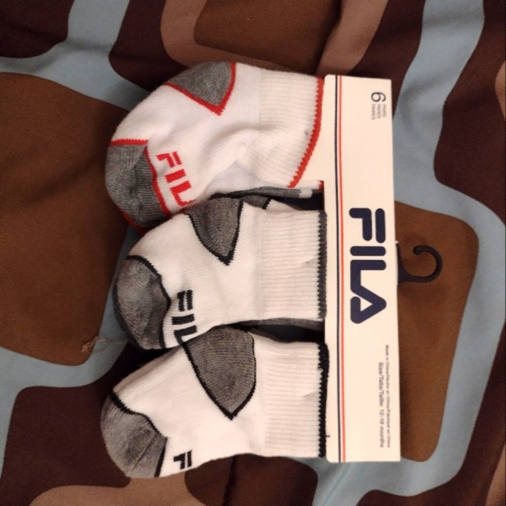 Fila boy's socks 12 to 18 months 6 pairs new white red gray